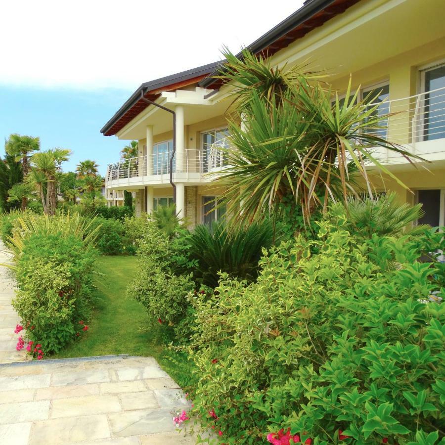 Phoenix Garda Hills Sirmione Exterior photo
