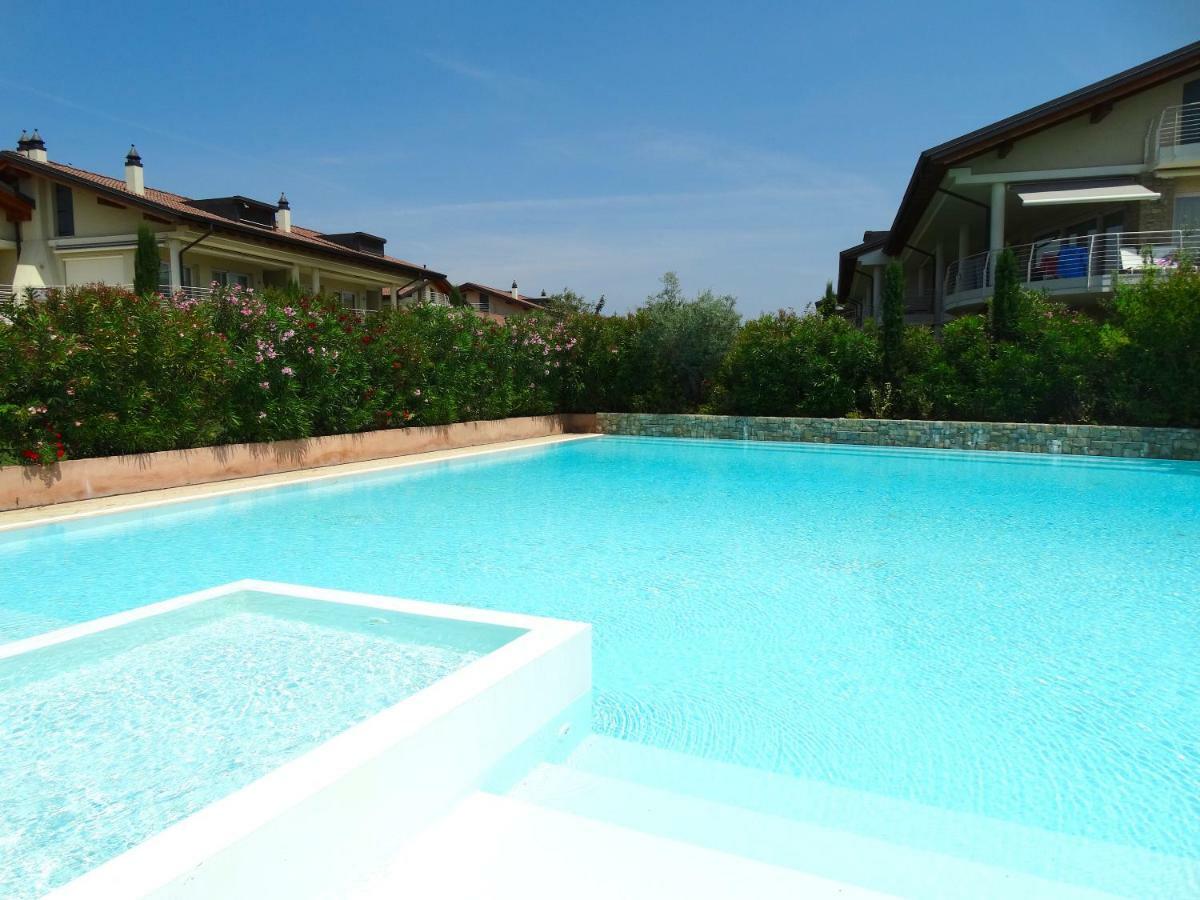 Phoenix Garda Hills Sirmione Exterior photo